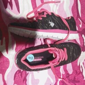 U.S Polo Assn  Size 6 Runners brand new